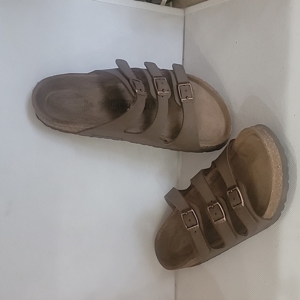 BIRKENSTOCK BROWN LEATHER 3 STRAP SANDALS (sz US 6‎ or EURO 37)